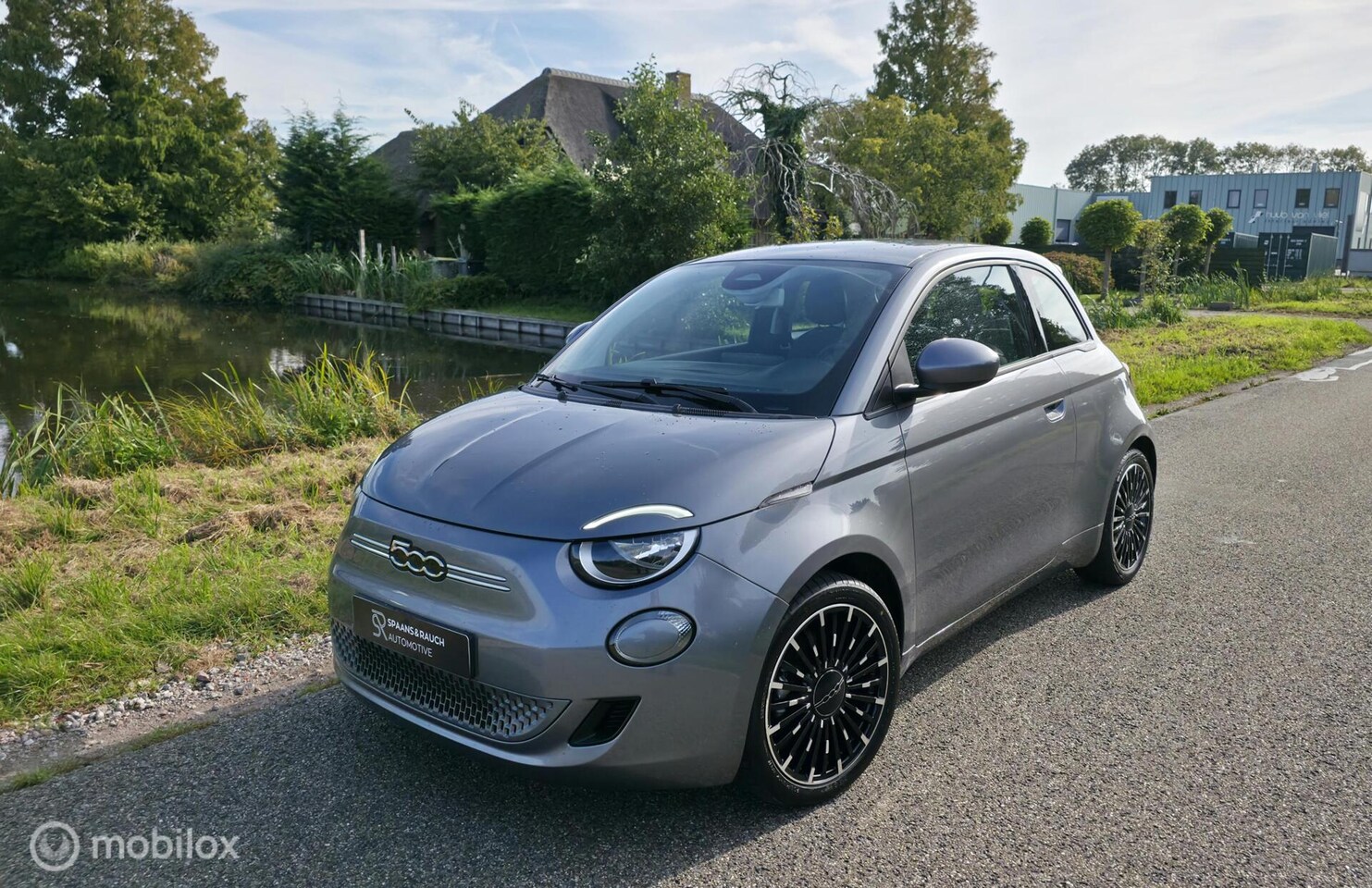 Fiat 500 - ICON 42 kWh / Luxe / Camera / Navi - AutoWereld.nl