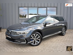 Volkswagen Passat Variant - 1.4TSI GTE 218pk * Matrix LED * Leer/Alcantara * Memory * Zwenktrekhaak * Camera * Carplay