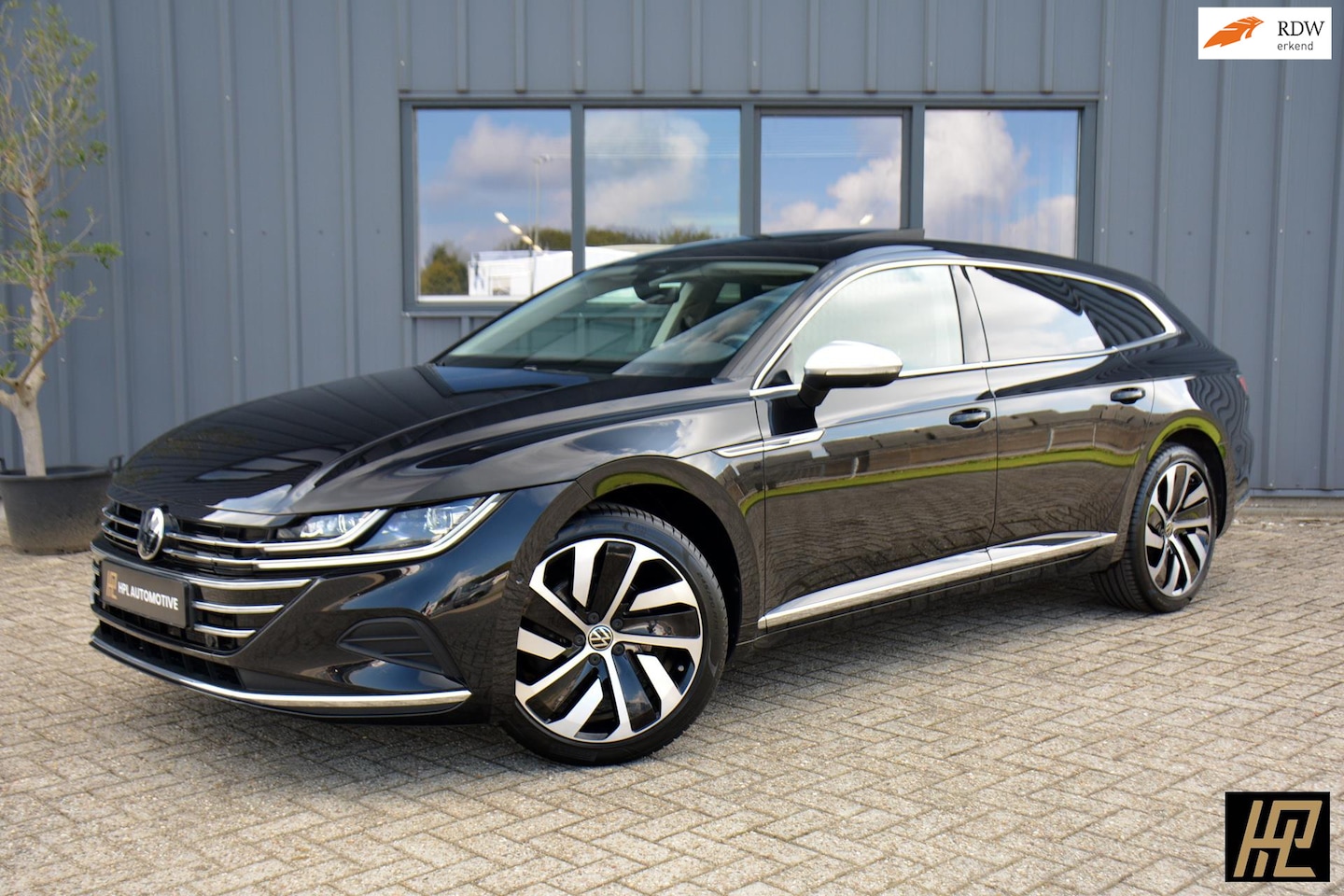 Volkswagen Arteon Shooting Brake - 1.4 TSI eHybrid Elegance Business+ * Leer * Memory * Pano * 360 * Zwenktrekhaak * Carplay - AutoWereld.nl