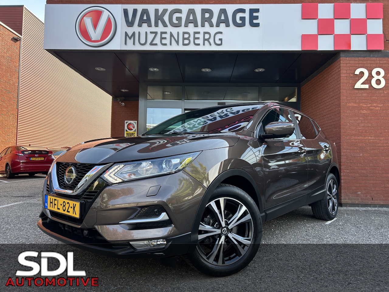 Nissan Qashqai - 1.3 DIG-T N-Connecta // NAVI // CAMERA // CLIMA // CRUISE // STOEL VERWARMING // - AutoWereld.nl