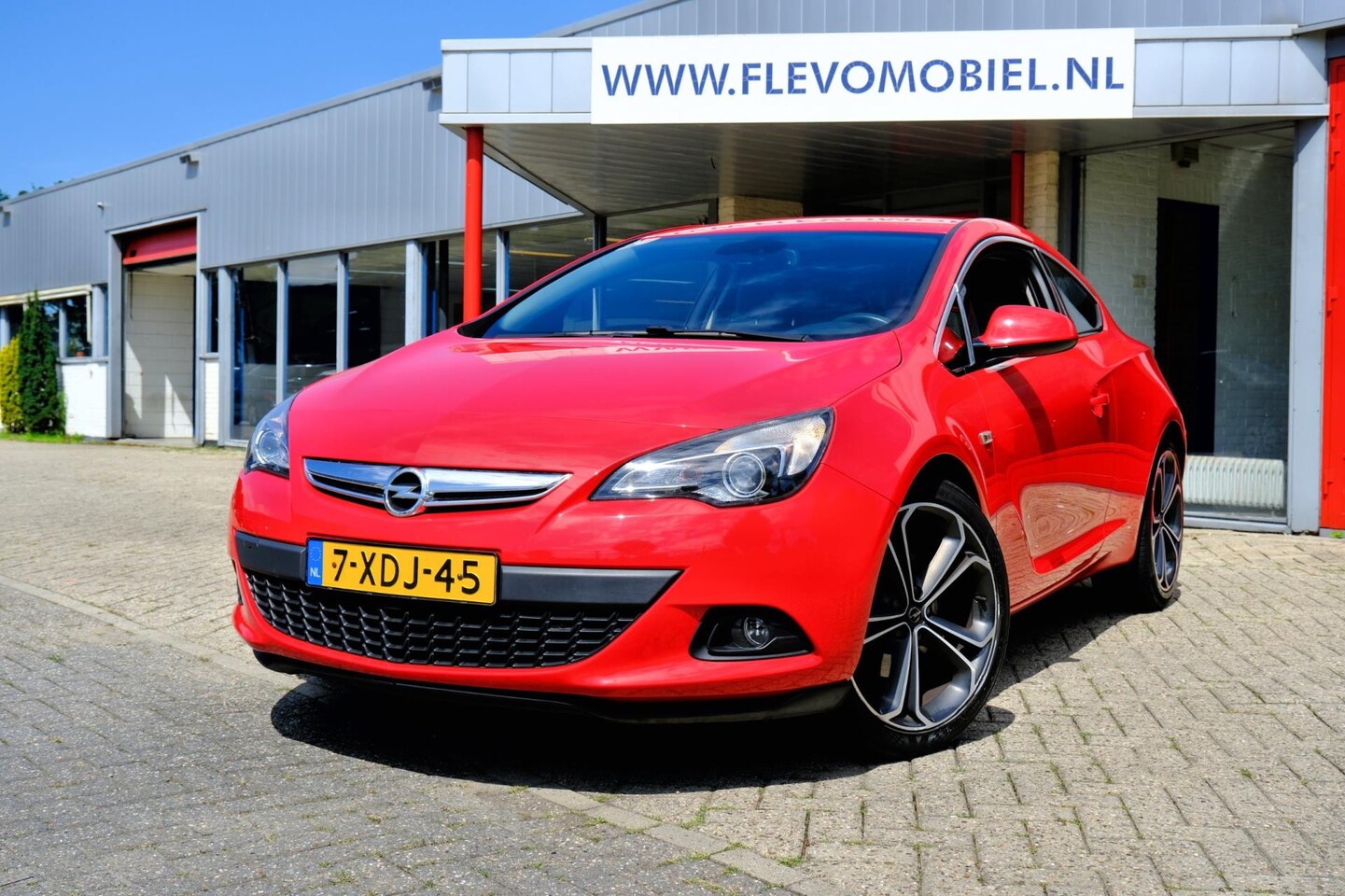 Opel Astra GTC - 1.4 Turbo 140pk Sport Navi|Leder|20" LMV|Clima - AutoWereld.nl