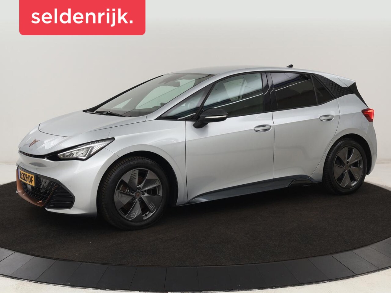 CUPRA Born - Business 62 kWh | Stoel & stuurverwarming | Camera | Adaptive cruise | Carplay | Navigatie - AutoWereld.nl