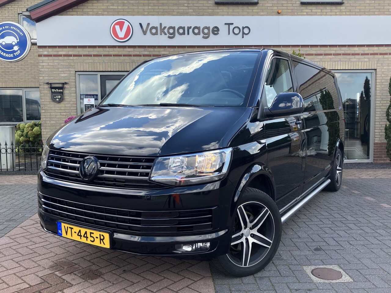 Volkswagen Transporter - 2.0 TDI L2H1 Highline | Leer | Navi | Camera | NAP - AutoWereld.nl