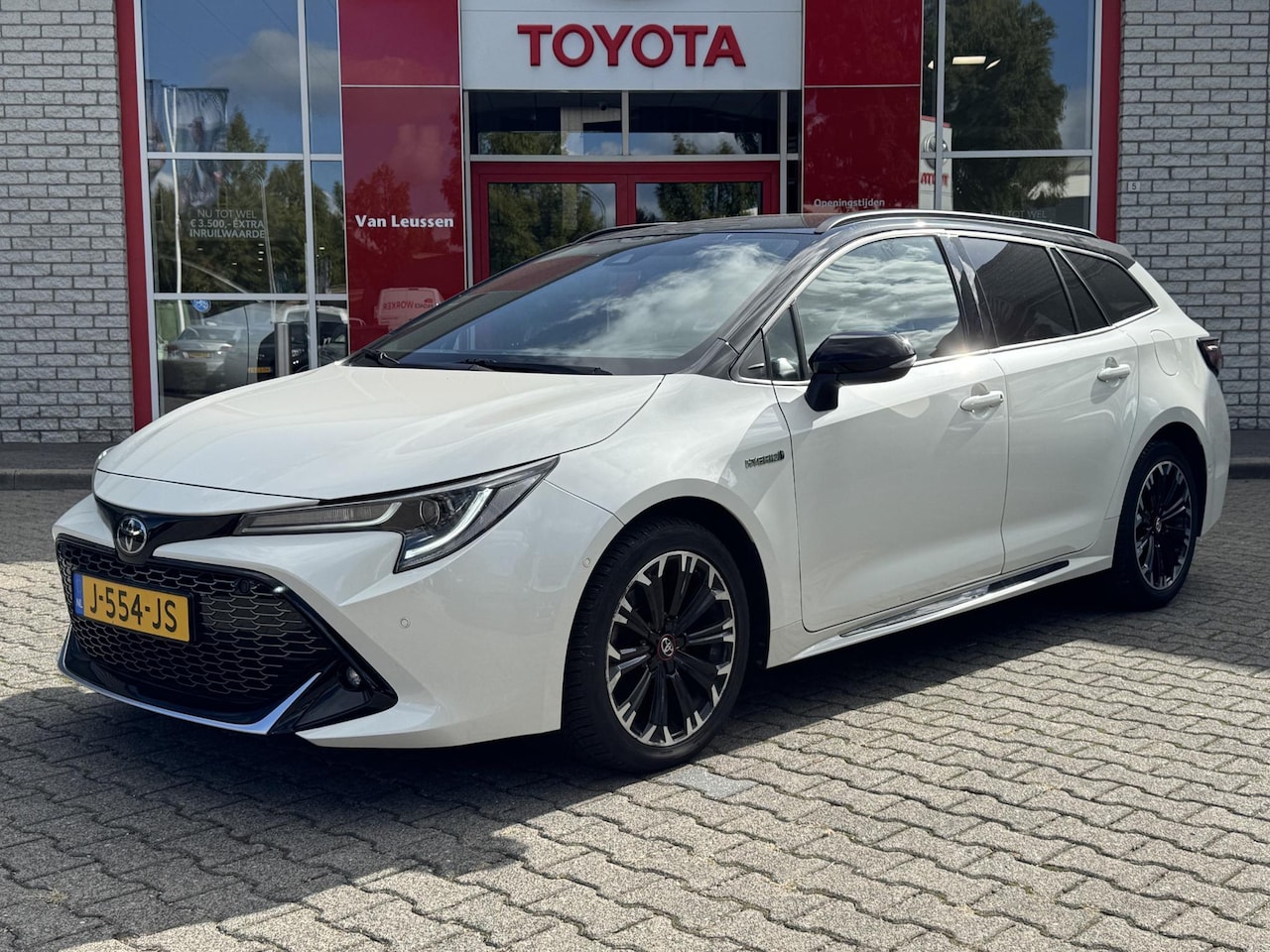 Toyota Corolla Touring Sports - 2.0 HYBRID GR-SPORT STOELVERW PARKSENSOR CAMERA KEYLESS APPLE/ANDROID 17"LM-VELGEN NL-AUTO - AutoWereld.nl