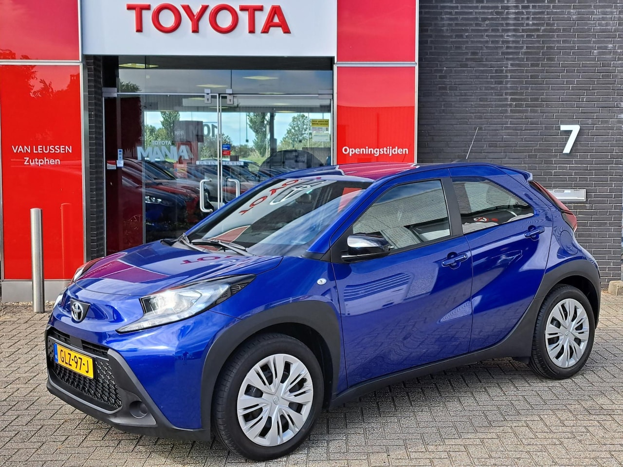 Toyota Aygo X - Play APPLE & ANDROID AIRCO CAMERA AD-CRUISE METALLIC - AutoWereld.nl