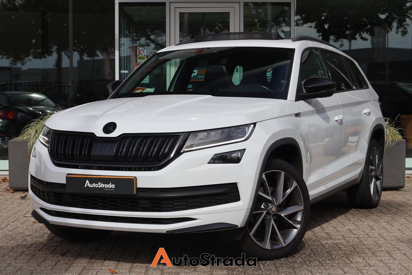 Skoda Kodiaq - 1.5 SportLine TSI 150pk | 7 Pers | Camera | Navi | Carplay | Trekhaak | Virtual | Pano | S - AutoWereld.nl