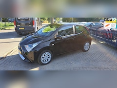 Toyota Aygo - 1.0 VVT-i x-play camera/carplay/S/S/airco/cruise