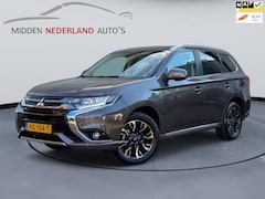 Mitsubishi Outlander - 2.0 PHEV Executive Edition * CAMERA * STOELVERWARMING * DEALER ONDERHOUDEN