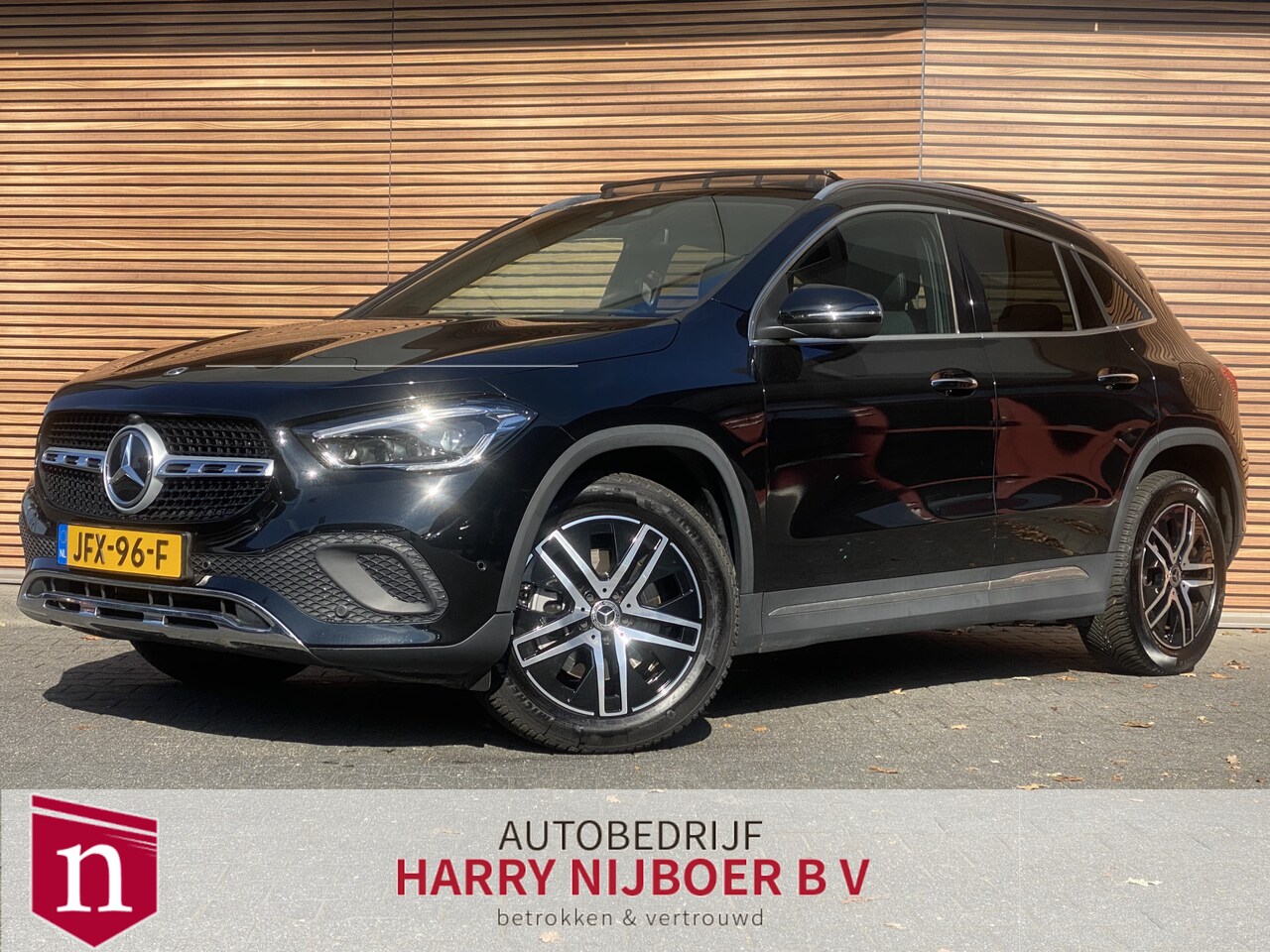 Mercedes-Benz GLA-Klasse - 250 e AMG Line Panoramadak / Sfeerverlichting / HUD / Navi / Sportstoelen - AutoWereld.nl