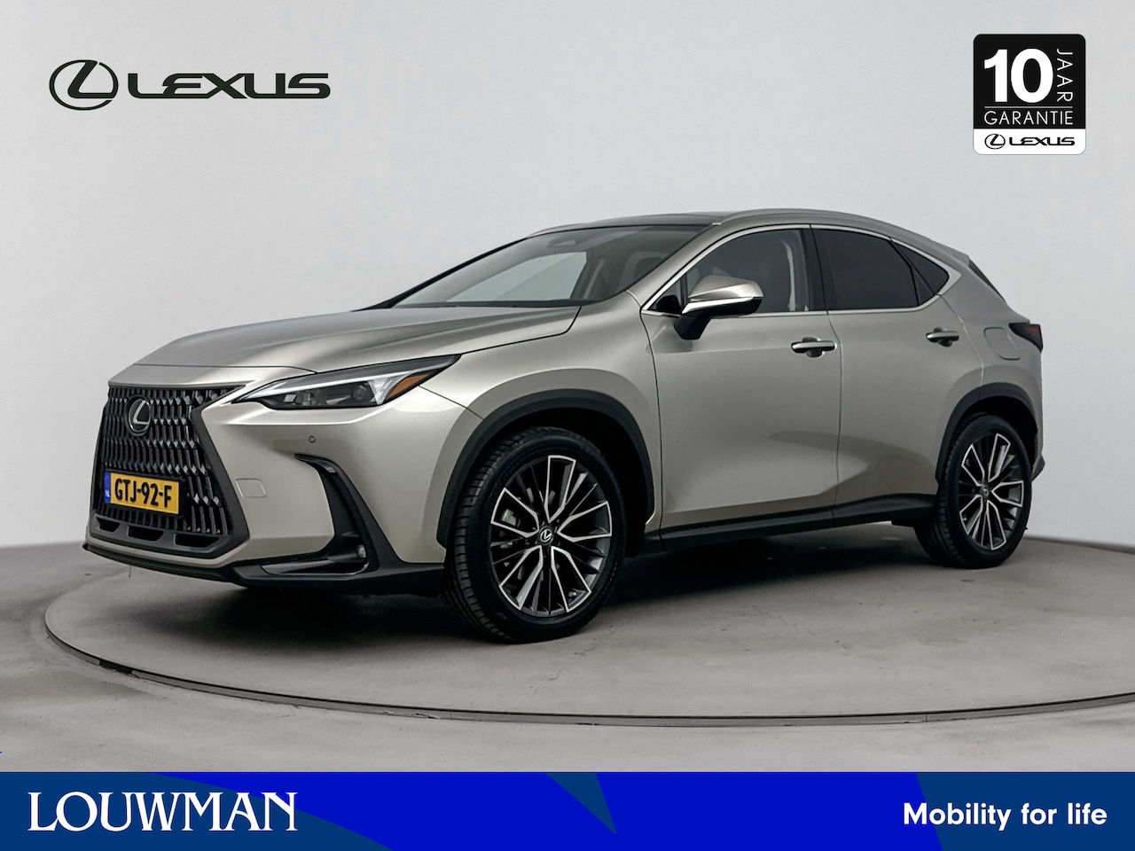 Lexus NX - 350h Business Line | Carplay | Adaptive Cruise Control | Panoramadak | - AutoWereld.nl