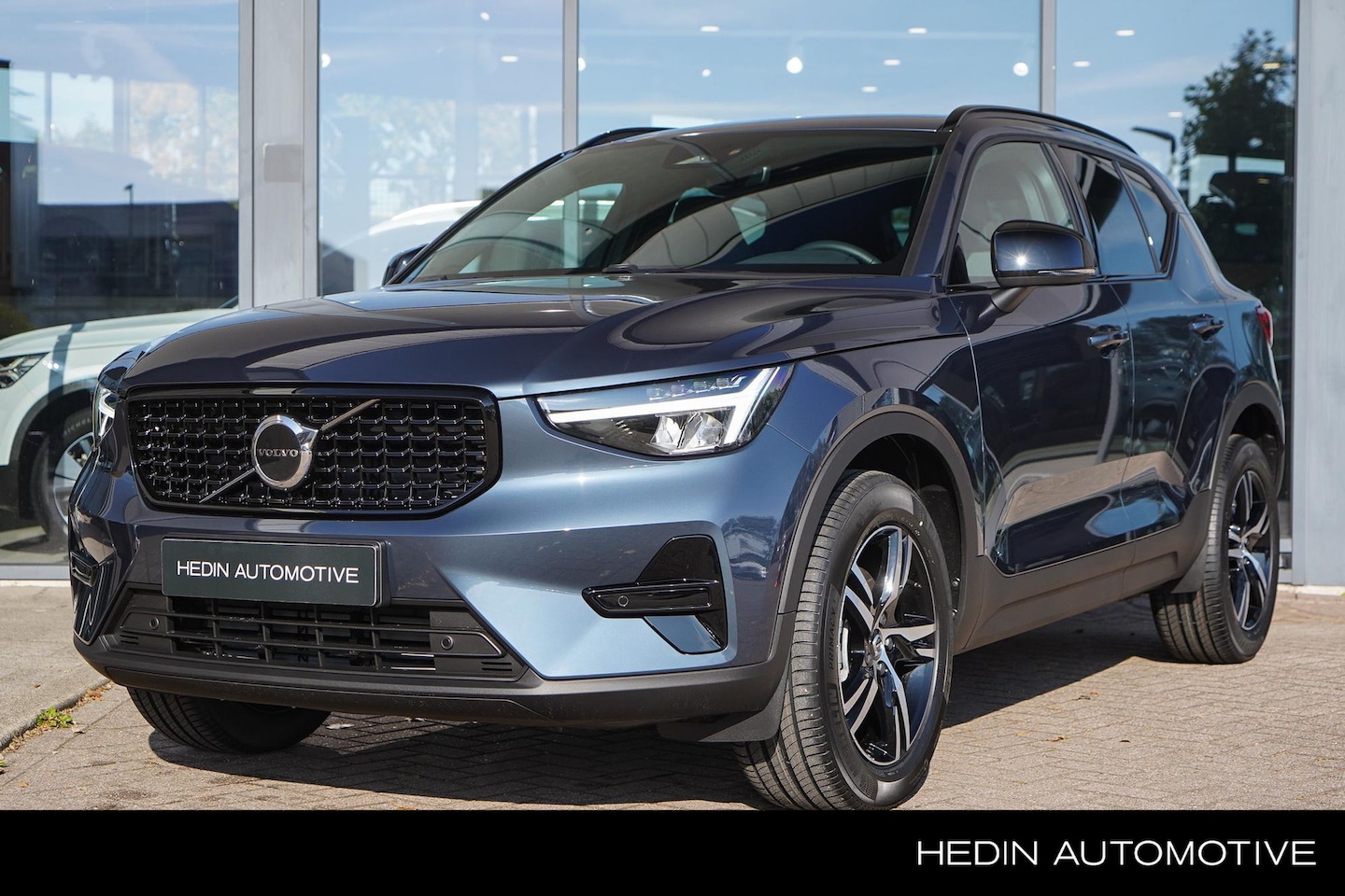 Volvo XC40 - 2.0 B4 Plus Dark | Stuur & Stoelverwarming | Pilot Assist | Elektrische Achterklep | Elekt - AutoWereld.nl