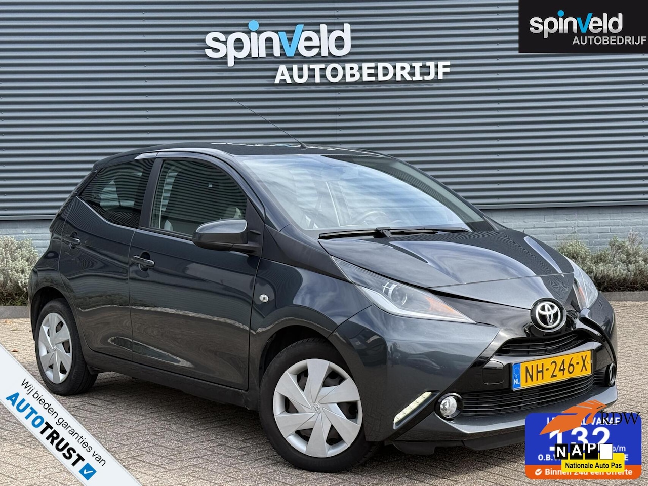 Toyota Aygo - 1.0 VVT-i x-play BJ`17 NAP NL Airco Camera 5drs LED - AutoWereld.nl