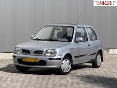 Nissan Micra - 1.0 Zilvergrijs | Trekhaak | Radio | Dakje