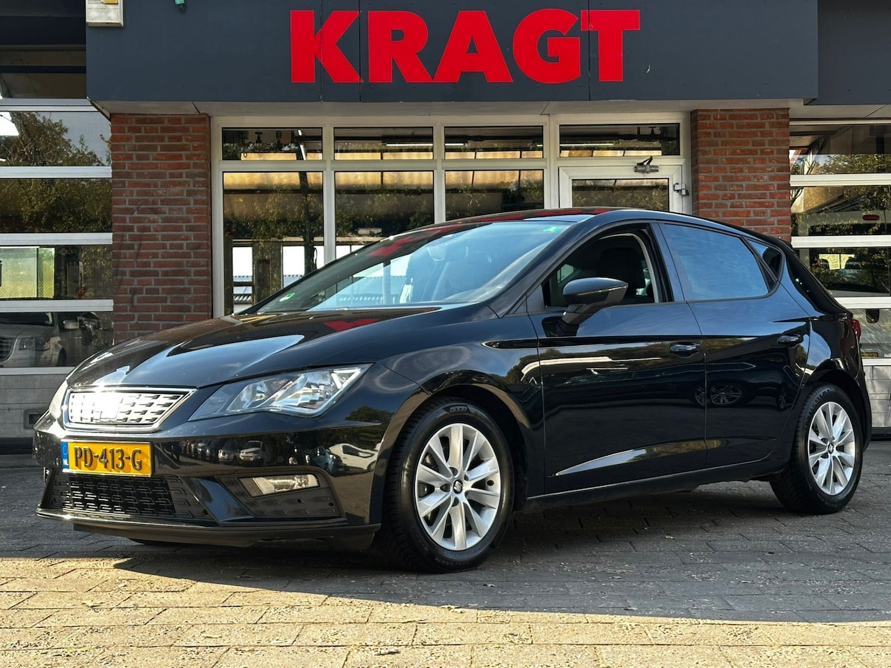SEAT Leon - Style Business Intense 1.0 TSI 116 pk - AUTOMAAT - 100% onderhouden - nette auto! - AutoWereld.nl