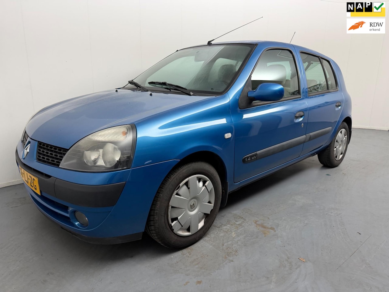 Renault Clio - 1.4-16V Privilège # Airco # Trekhaak # 5 deurs - AutoWereld.nl