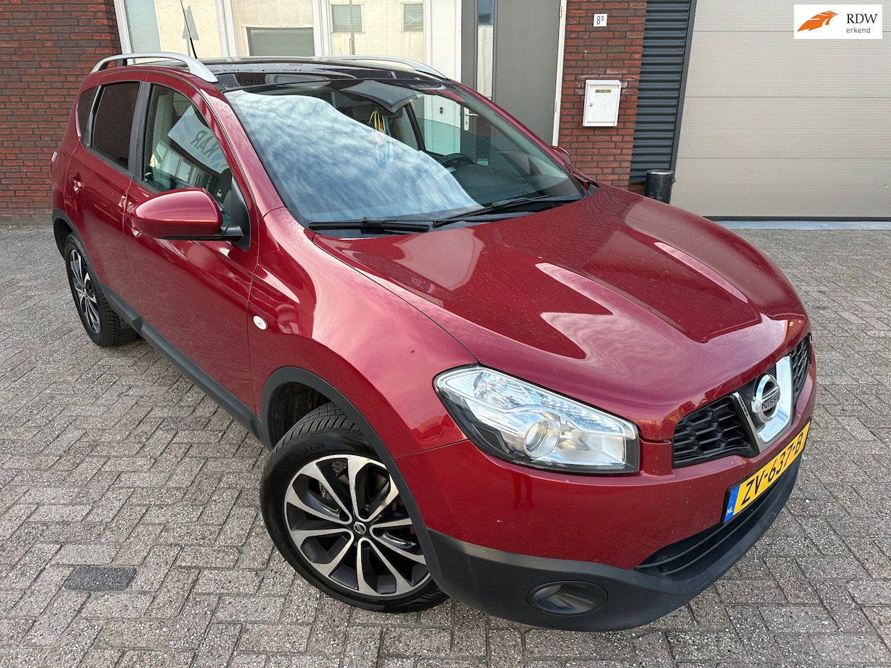 Nissan Qashqai - 1.6 Connect Edition / Pano / Camera / Navi - AutoWereld.nl
