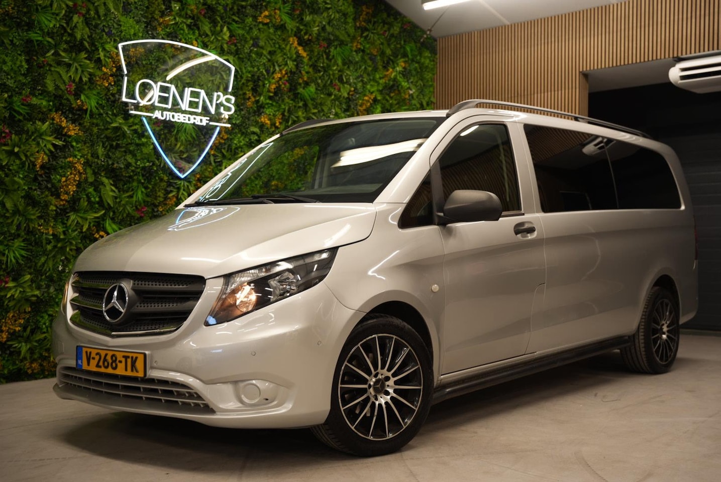 Mercedes-Benz Vito - 114 CDI Extra Lang DC Comfort / Automaat / Trekhaak / Cruise - AutoWereld.nl