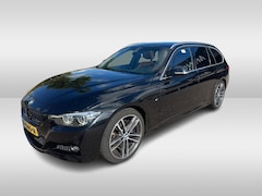 BMW 3-serie Touring - 320i M Sport Edition / Trekhaak / Panoramadak / Camera / Head-up / Leder / 19'' / Navigati
