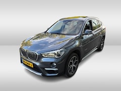BMW X1 - xDrive20i High Executive / Trekhaak / Panoramadak / Camera / Head-up / Leder / 18'' / Keyl