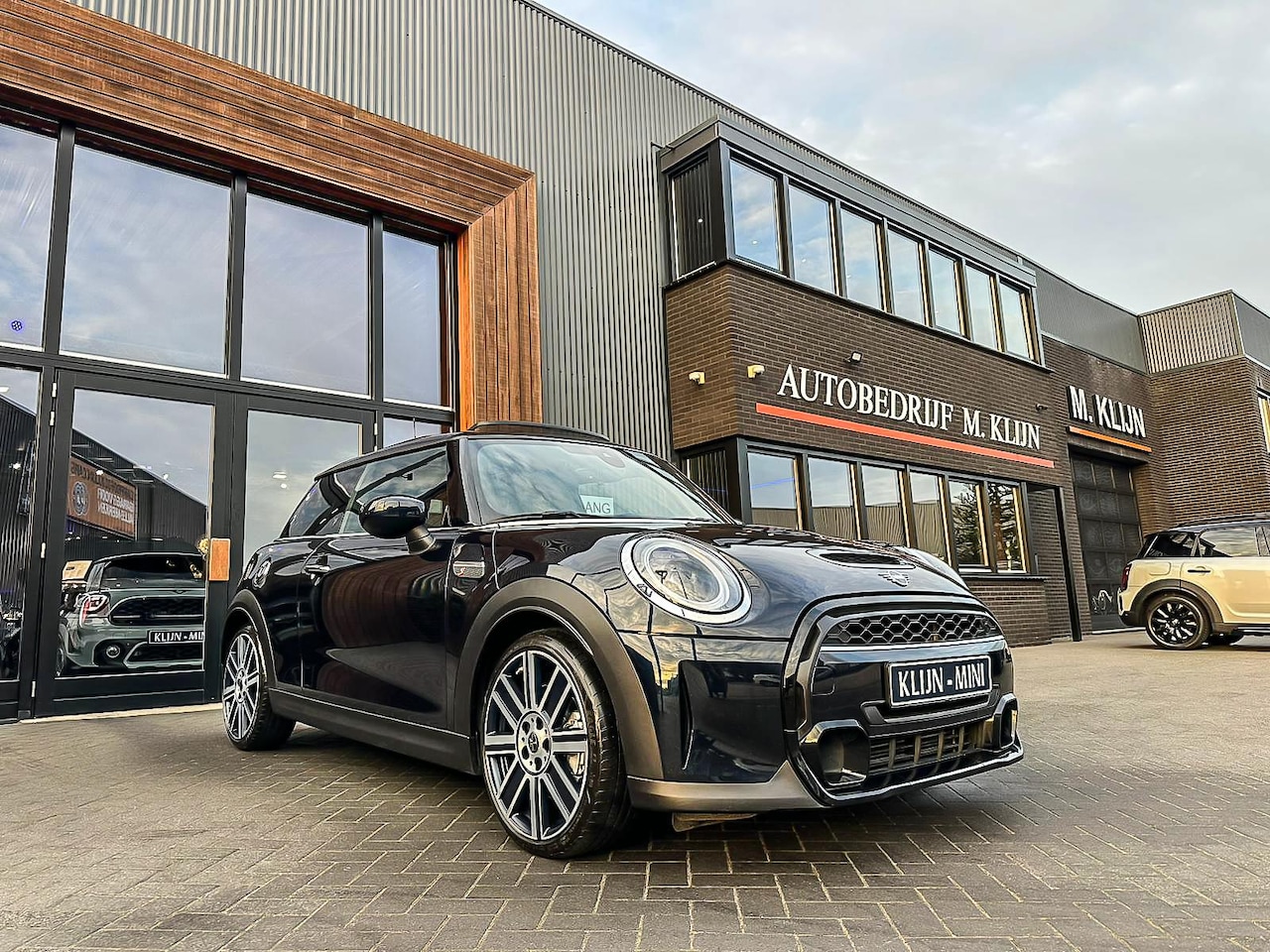 MINI Cooper S - Mini 2.0 MINI Yours F1 aut 178pk/Leer/Pano/Head up/Hk/Camera/Vol - AutoWereld.nl