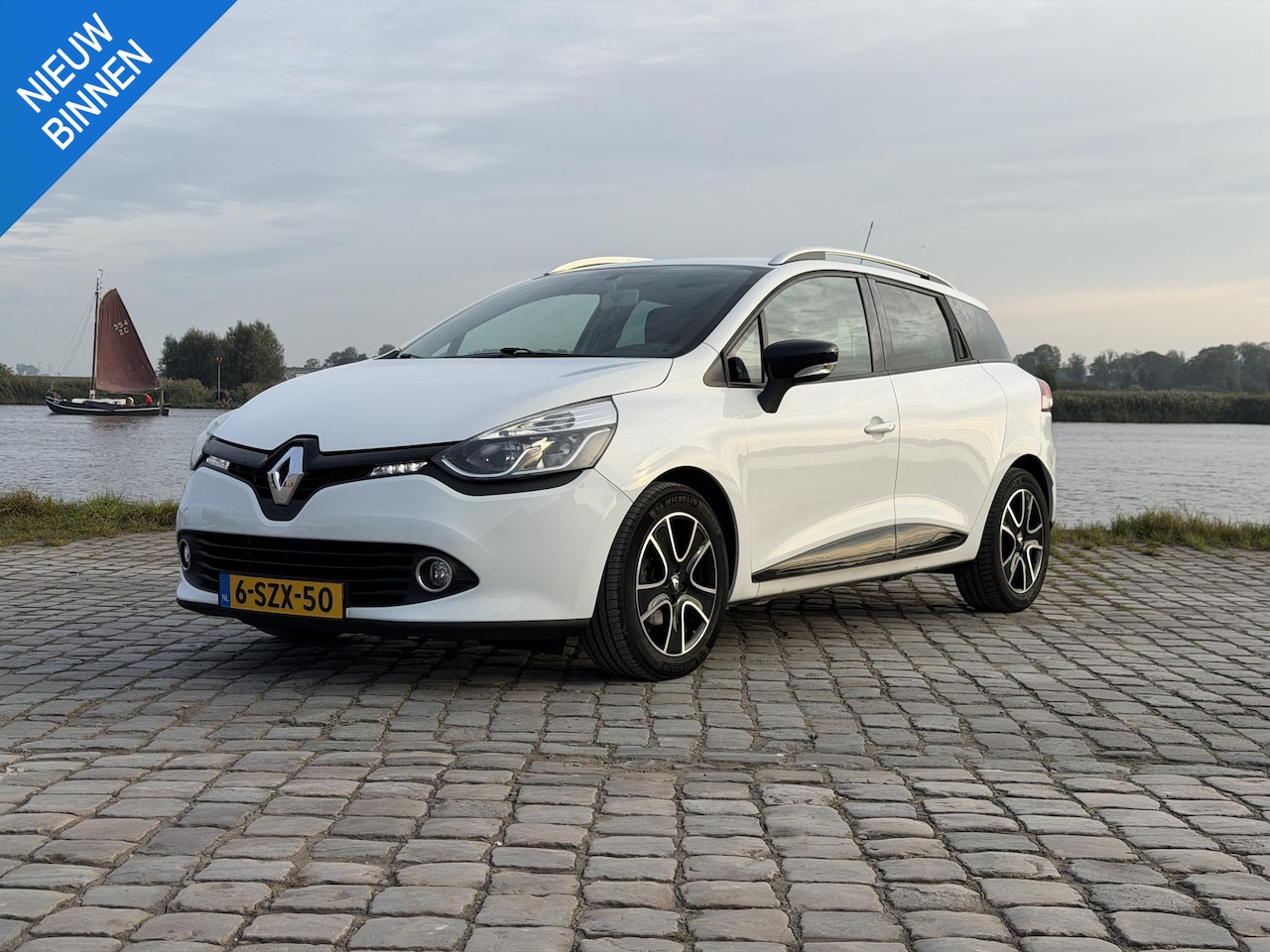 Renault Clio Estate - 0.9 TCe Expression|Cruise|PDC|Bluetooth - AutoWereld.nl