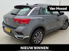 Volkswagen T-Roc - 1.0 TSI Style 110 PK | Airco | Adaptive Cruise Control | Lane Assist | Parkeersensoren | P