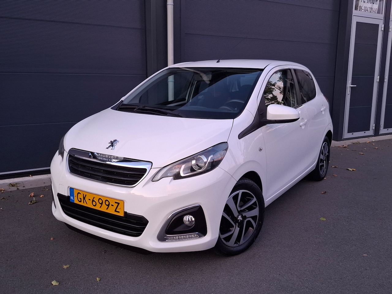 Peugeot 108 - 1.2 VTi Allure - AutoWereld.nl