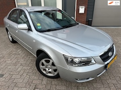 Hyundai Sonata - 2.4 Dynamic / Clima / PDC / NAP
