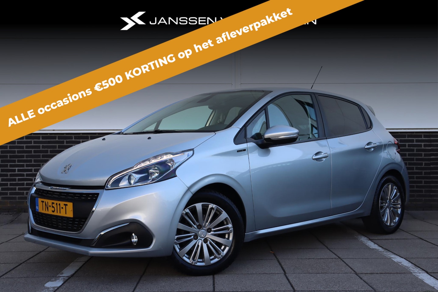 Peugeot 208 - 1.2 PureTech Signature * Automaat * Apple Carplay * All Season banden - AutoWereld.nl