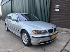 BMW 3-serie Touring - 318i Aut/Navi/Carplay/Airco