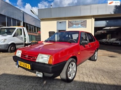 Lada Samara - DIVA ENIGE IN NL SPUTNIK