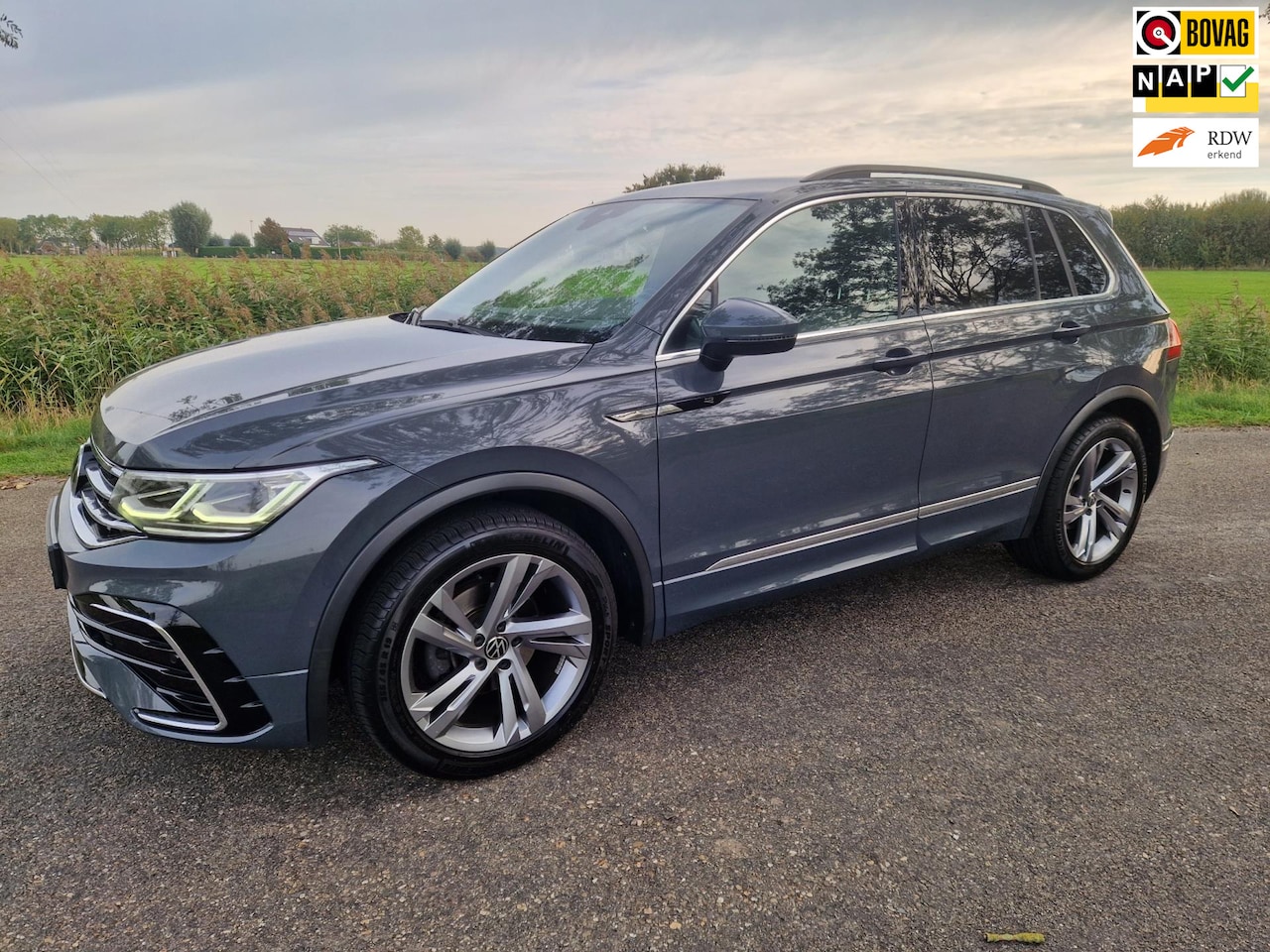 Volkswagen Tiguan - 1.5 TSI R-Line 1.5 TSI R-Line, trekhaak, 1e eigenaar - AutoWereld.nl