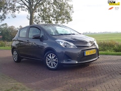 Toyota Yaris - 1.5 Full Hybrid Aspiration Automaat / Airco / Cruise / camera