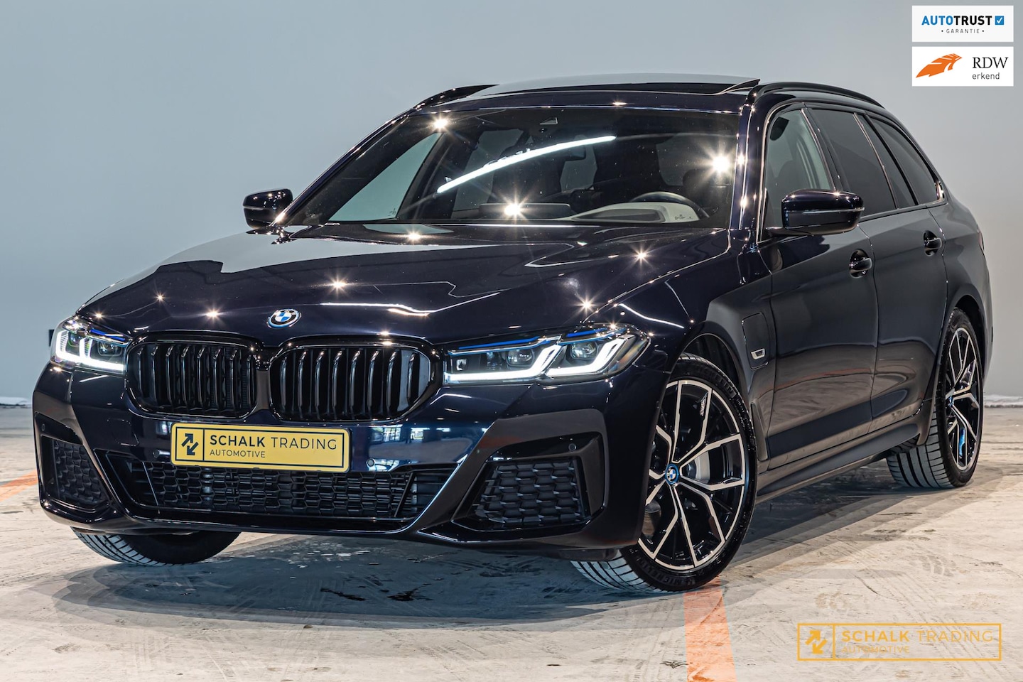 BMW 5-serie Touring - 530e Touring|Pano|Laser|Trekhaak|HUD|E-stoel|Ful - AutoWereld.nl