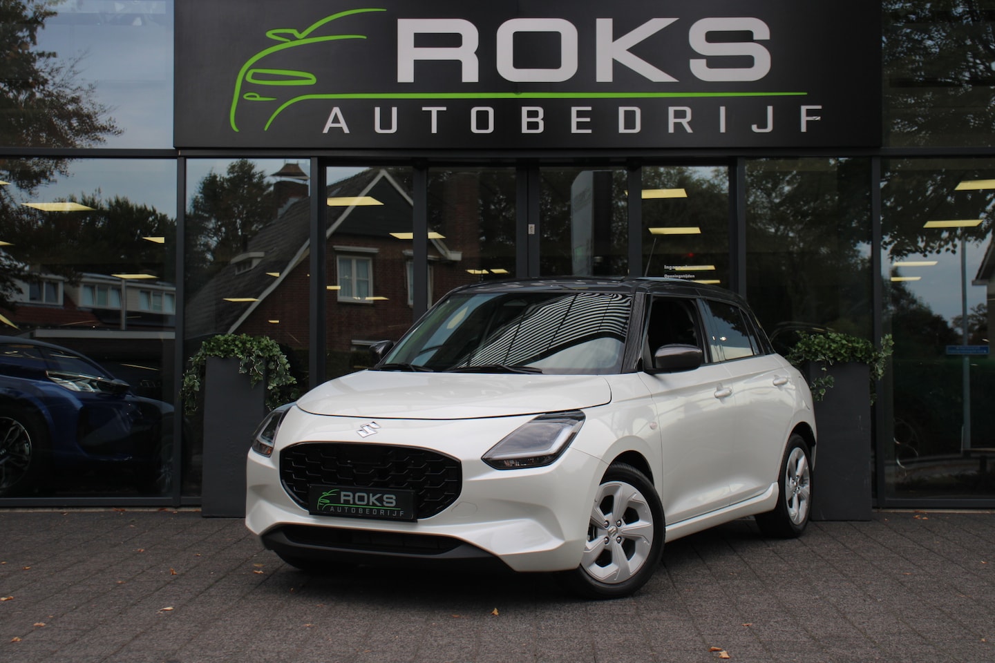 Suzuki Swift - 1.2 Select Smart Hybrid Bi-tone Automaat - AutoWereld.nl