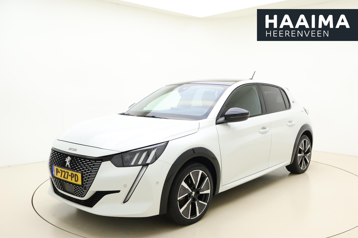 Peugeot e-208 - EV GT 350 50 kWh Panoramadak | Navigatie | Stoelverwarming - AutoWereld.nl