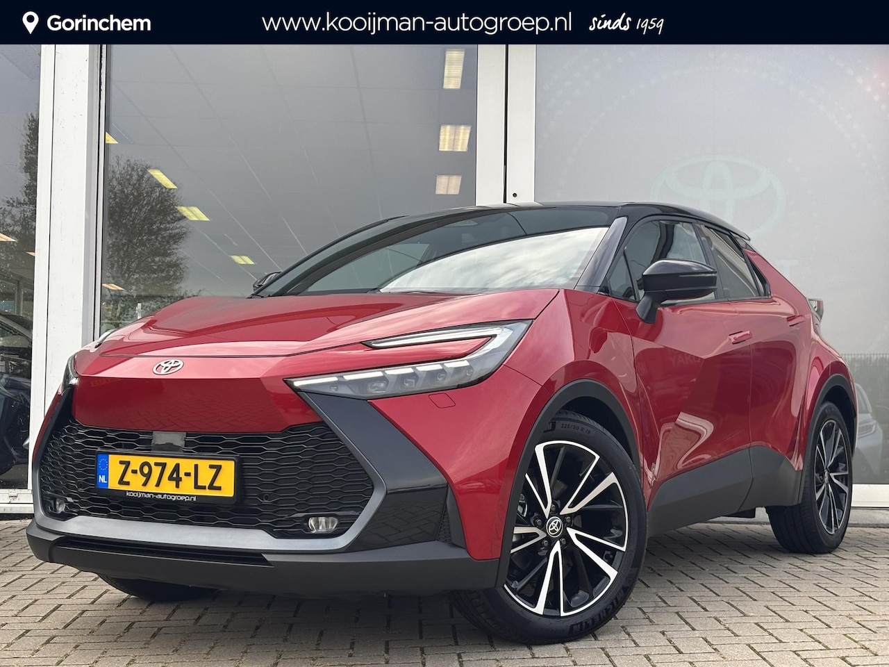 Toyota C-HR - Hybrid 140 Executive Bi-Tone | Heads Up Display | JBL Premium audio | Stoel en Stuurverwar - AutoWereld.nl