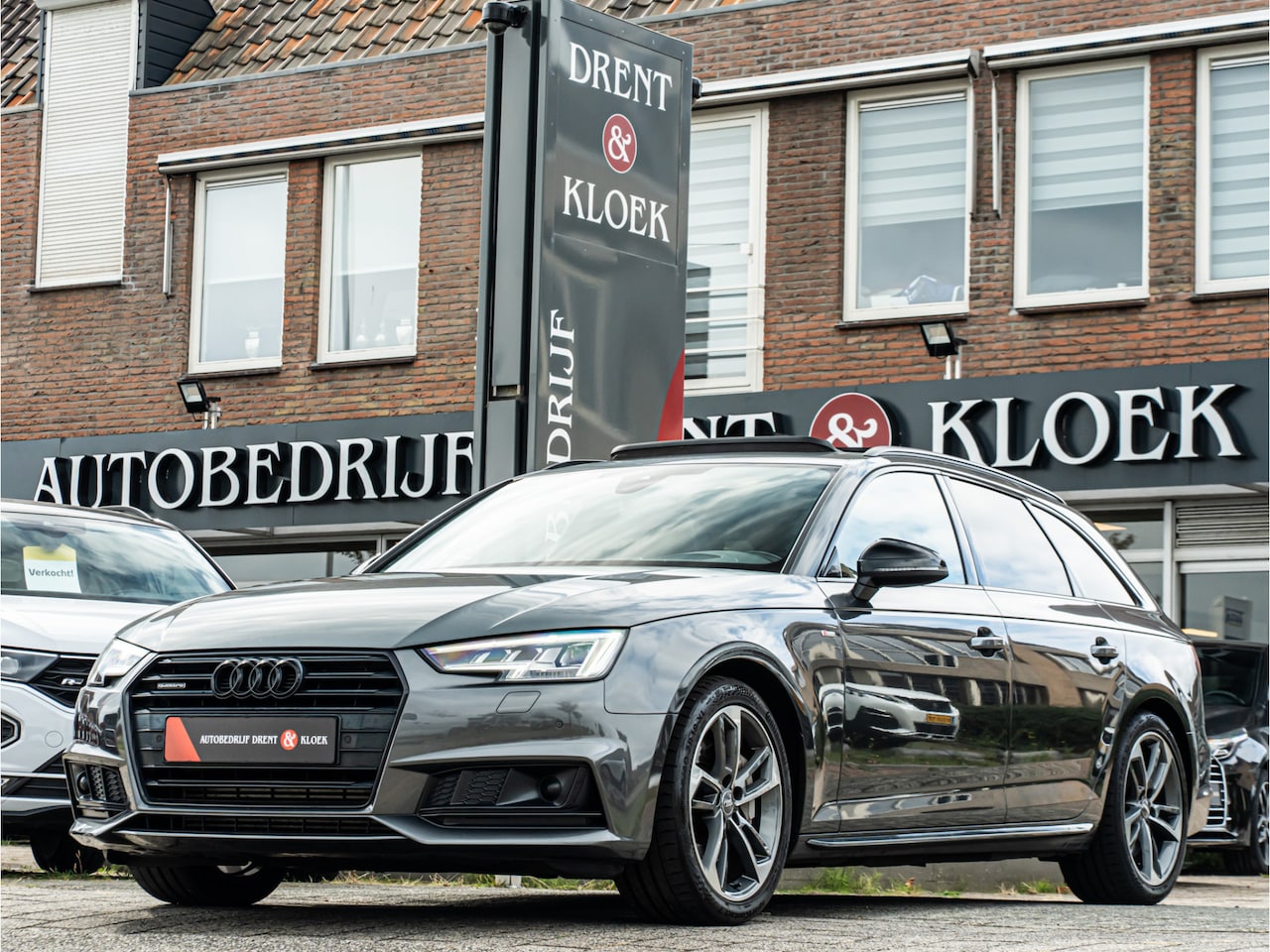 Audi A4 Avant - 2.0 TFSI MHEV quattro Sport S line black edition PANO HUD CAMERA BLACK OPTIC ELEK TREKHAAK - AutoWereld.nl