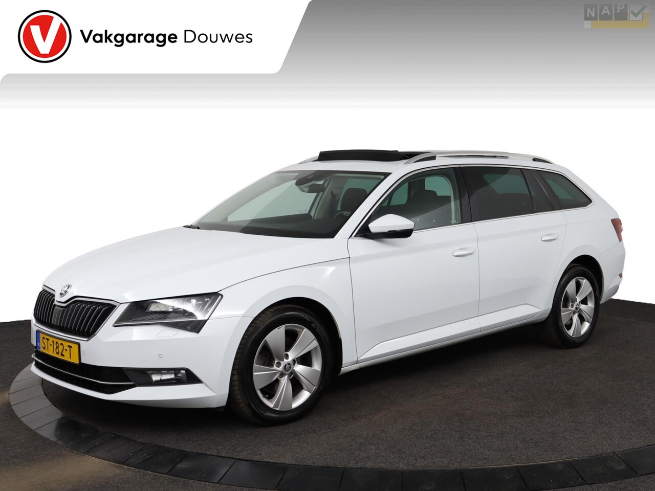 Skoda Superb Combi - 1.4 TSI ACT Ambition Business | NAP | Automaat | BTW | Pano | Camera | ACC | Memory | Stoe - AutoWereld.nl