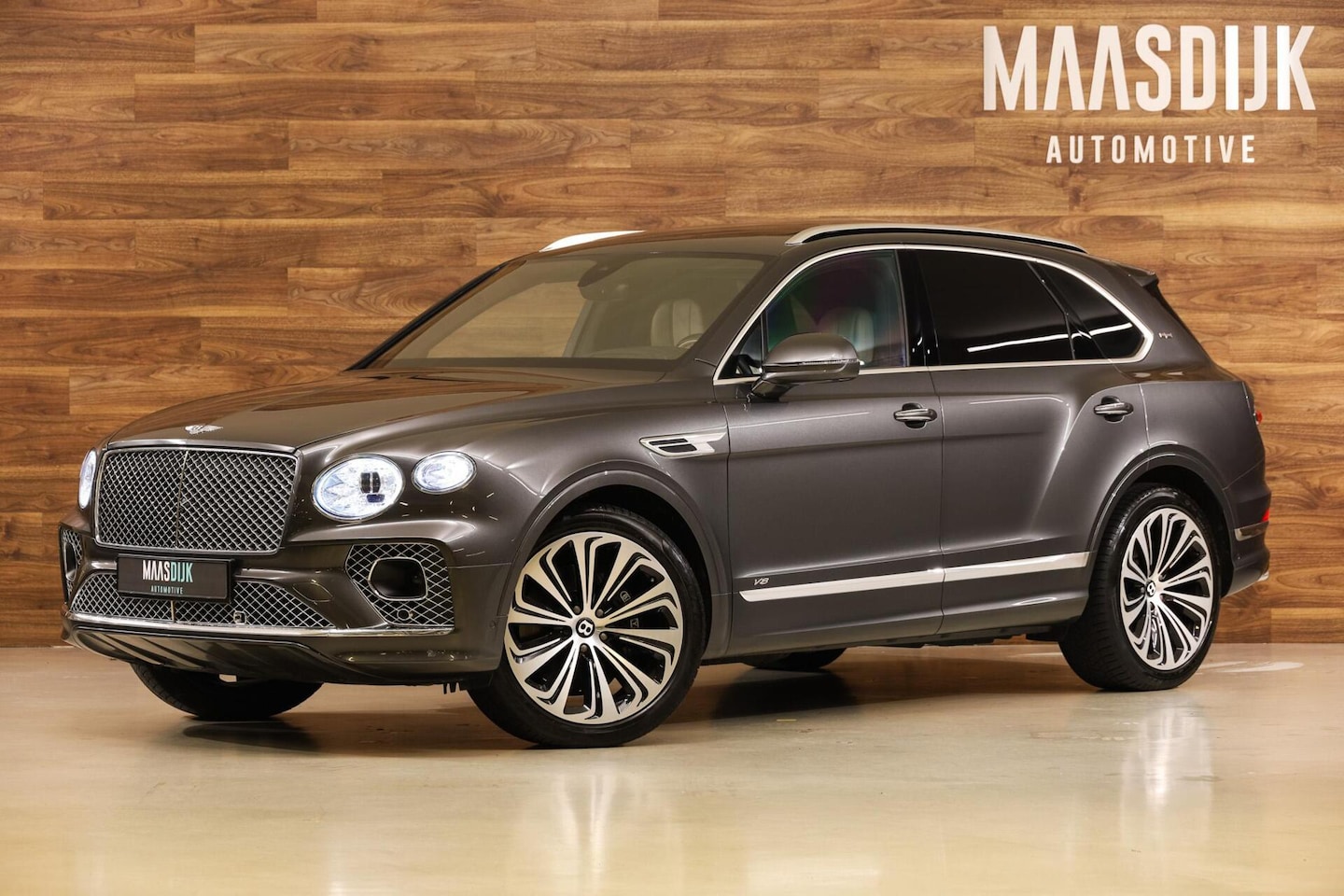 Bentley Bentayga - 4.0 V8|1st Edition|Mulliner|Naim|Massage|Pano| - AutoWereld.nl