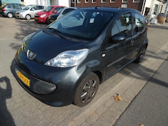 Peugeot 107 - apk 10.26 1.0-12V XS