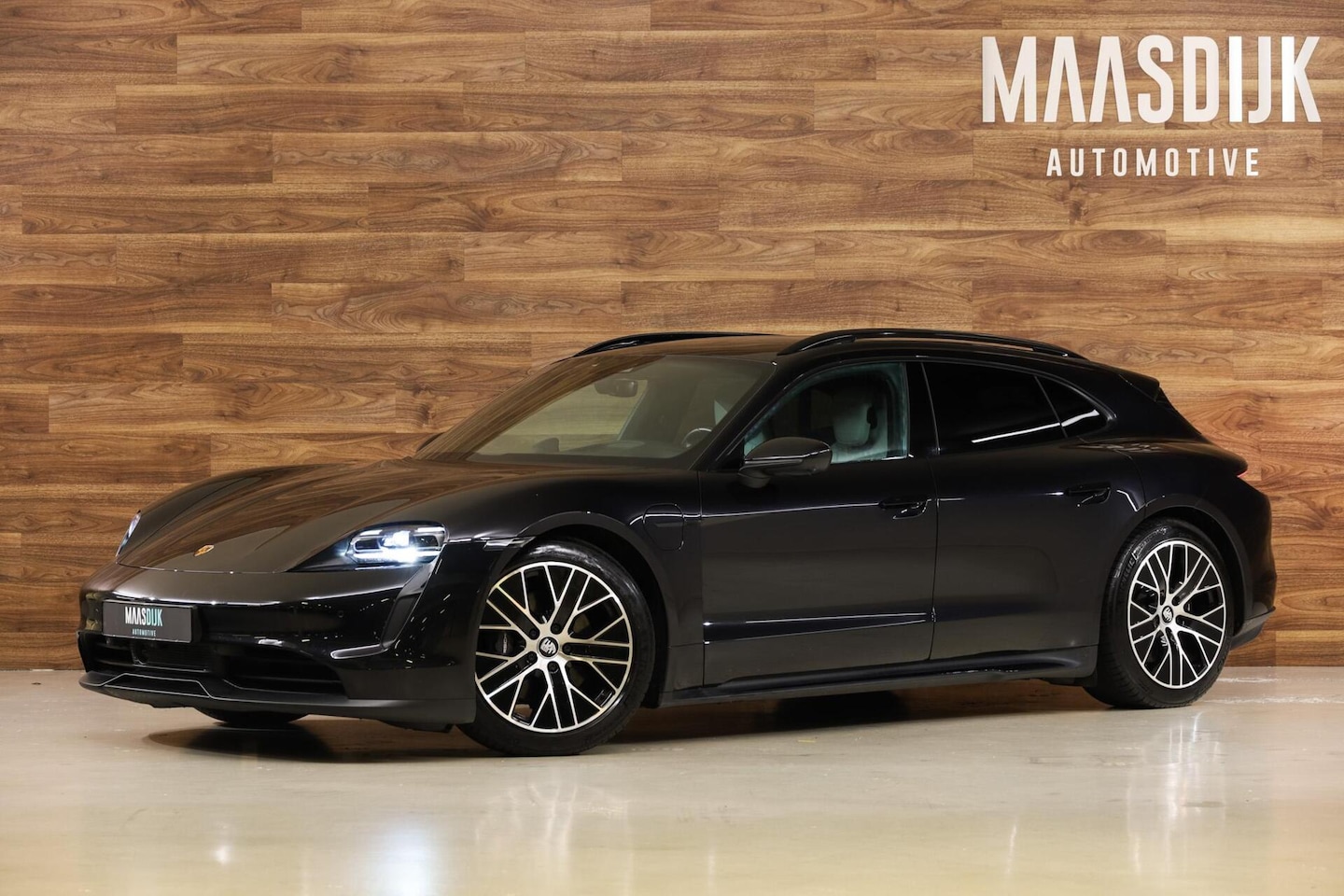 Porsche Taycan Sport Turismo - 79 kWh||Pass Display|Chrono|18-Wegs| - AutoWereld.nl