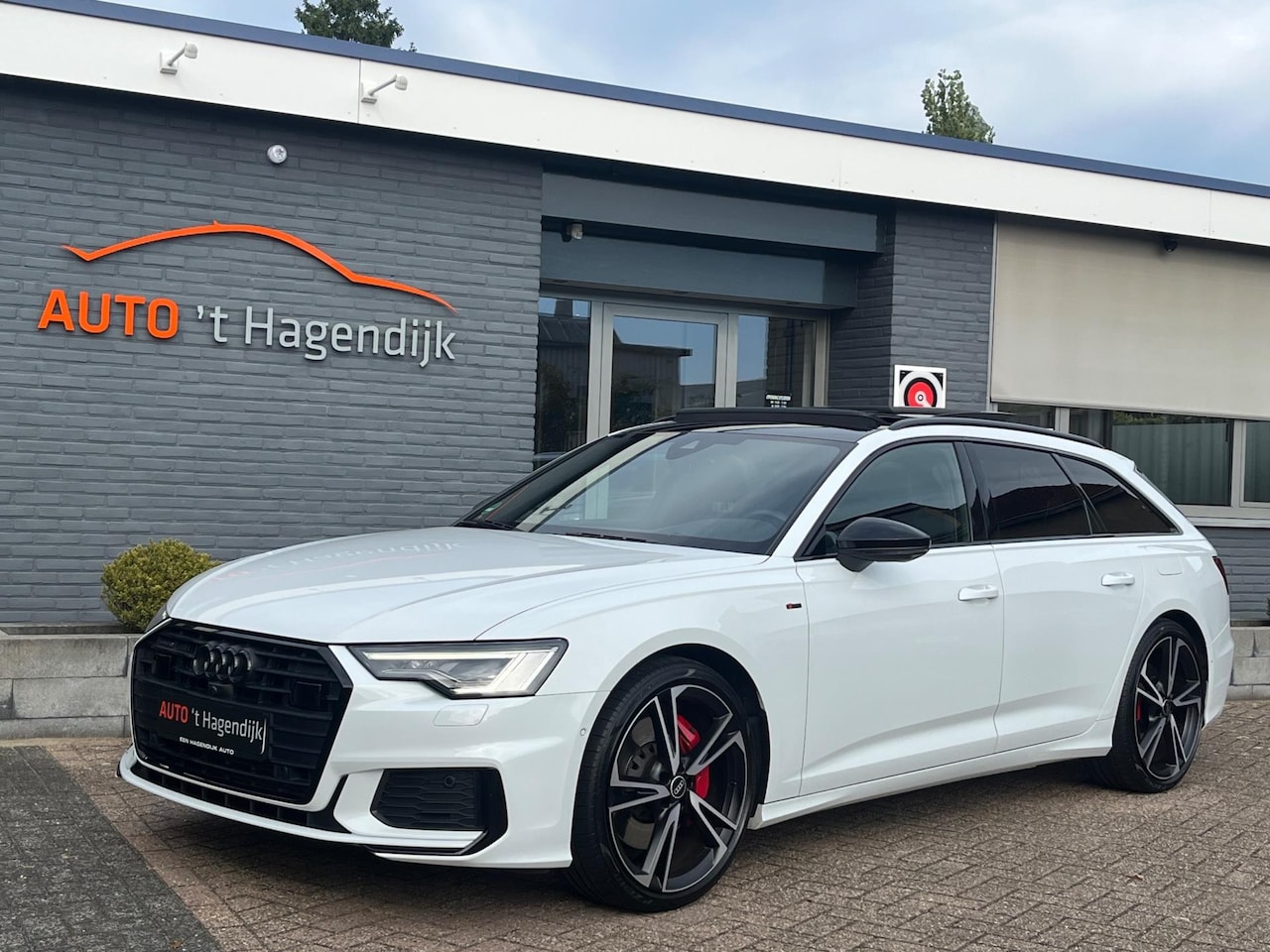 Audi A6 Avant - 55 TFSI e quattro pano trekh 360gr 21" - AutoWereld.nl