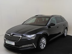 Skoda Superb Combi - 1.4 TSI iV Business Edition | Trekhaak | Achteruitrijcamera | Cruise control | Stoelverwar