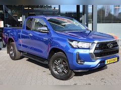 Toyota HiLux - 2.4 D-4D X-TRA CAB PROFESSIONAL 4WD VAN