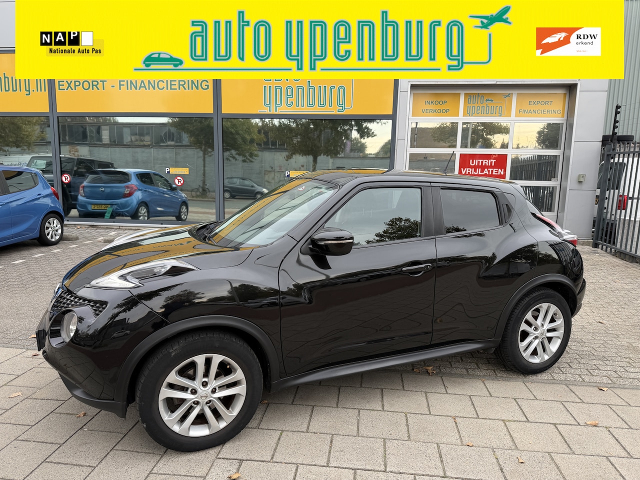 Nissan Juke - 1.6 Connect Edition Automaat * 66.722 Km * Navi * Climatronic * Cruise Control * - AutoWereld.nl