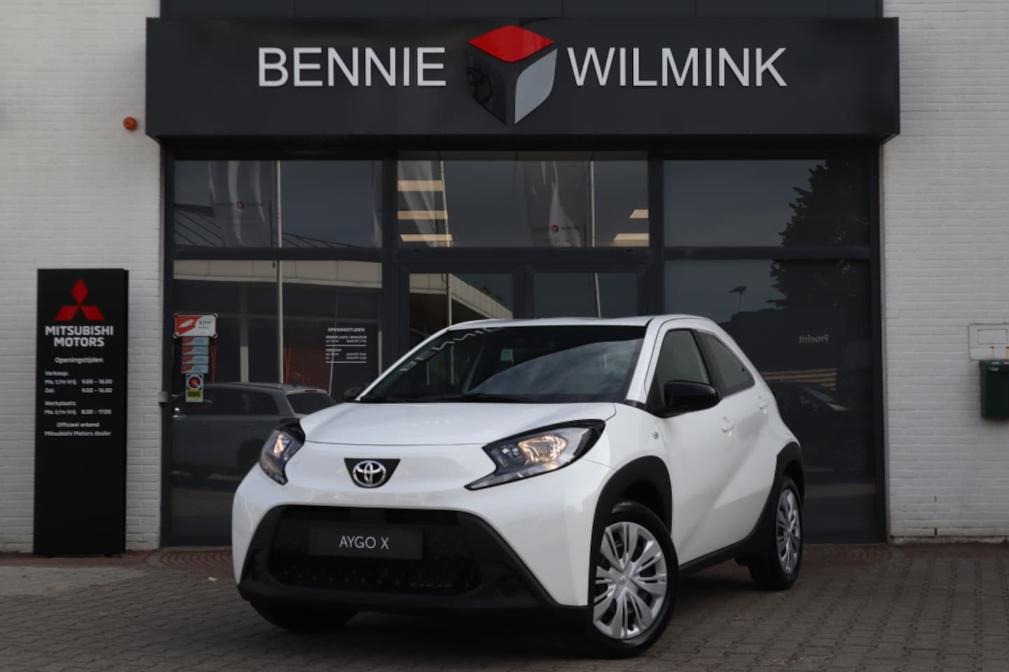 Toyota Aygo X - 1.0 VVT-i MT play 1.0 VVT-i MT Play - AutoWereld.nl