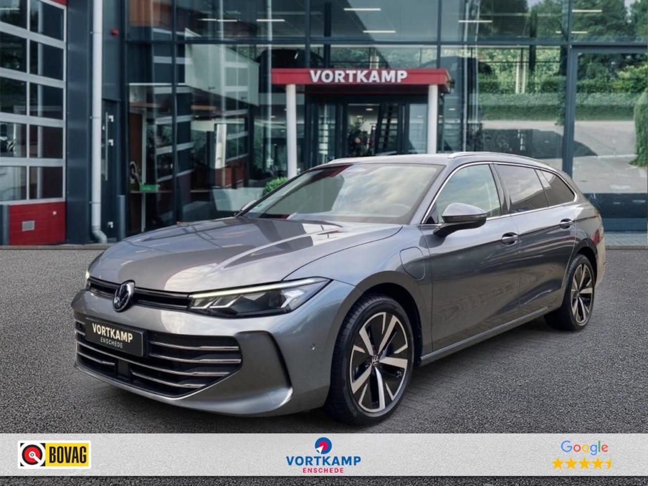 Volkswagen Passat Variant - 1.5 TSI E-HYBRID BUSINESS TREKHAAK/CAMERA/NAVI/CARPLAY/ACC/STOEL - AutoWereld.nl