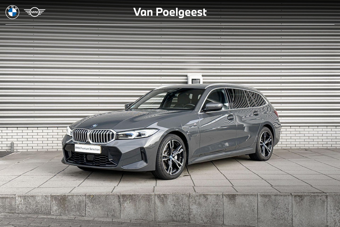 BMW 3-serie Touring - 330e M Sportpakket / Innovation Pack / Comfort Pack / Entertainment Pack / Trekhaak / Harm - AutoWereld.nl
