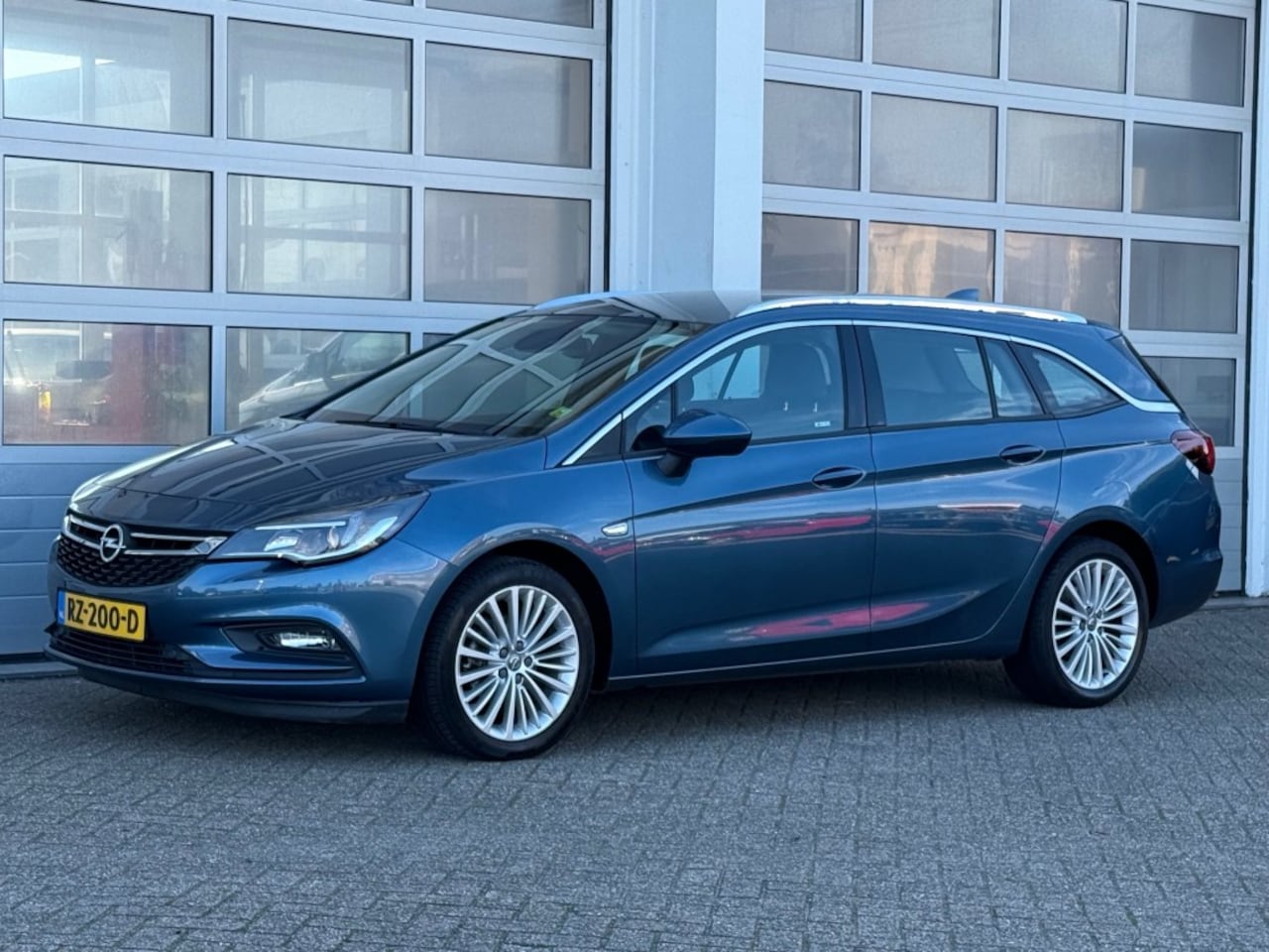 Opel Astra - 1.6 CDTI Innovation Navi Clima Pdc Trekhaak - AutoWereld.nl